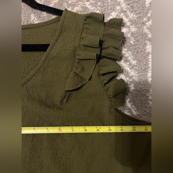 Olive Green Ruffle Sleeve Women's Top size 3XL (S128) - Picture 9 of 9